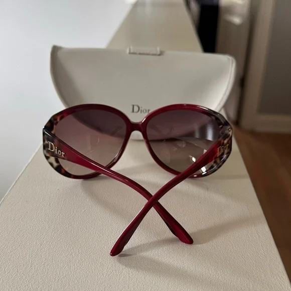Brand new,authentic”Christian Dior”sunglasses.Amazing,color-dark red and leopard - Picture 7 of 16